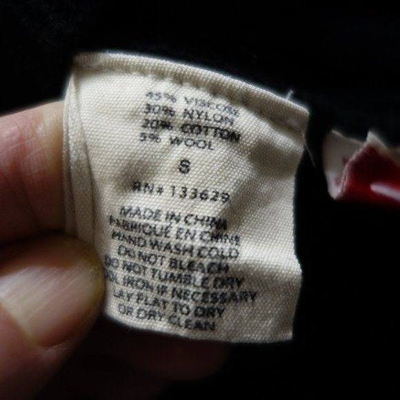 Yoon Sweater - Picture 5 of 10